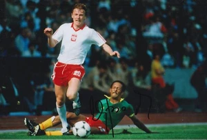 FOTO ZBIGNIEW BONIEK FIRMADA A MANO 12X8 AUTÓGRAFO DE FÚTBOL POLONIA 6 - Imagen 1 de 1