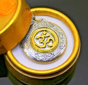 Collar de Medallón Om con Foto Yoga Joyería Sagrado Símbolo Om Colgante Medallón - Imagen 1 de 20