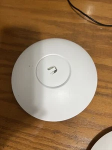 Ubiquiti Networks UAP-LR Wi-Fi System Long Range Network Access Point - Picture 1 of 2