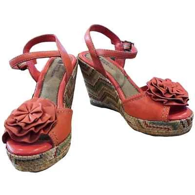 Zapatos de montaña blancos cuñas 3.5” diseño azteca talla 6 cuero parte superior y flor Foto 1 de 4