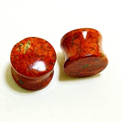 天然红色碧玉宝石残疾耳塞一对尺寸 8g - 54 毫米 — 第 1/4 张图片