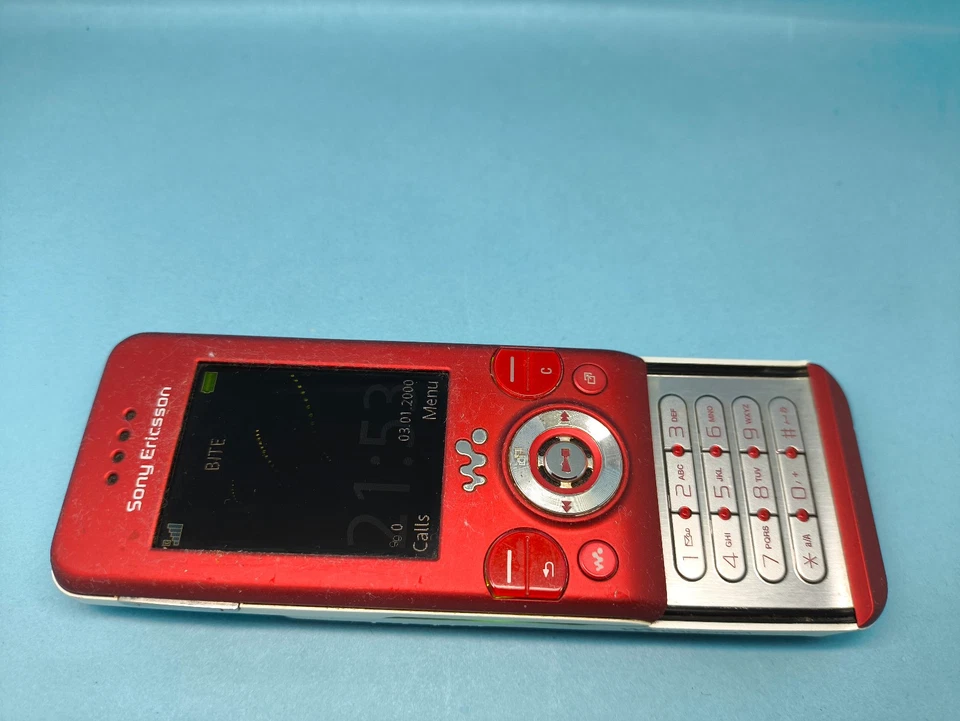 Sony Ericsson W580i Walkman Red Unlocked Mobile Phone - Image 1 of 4