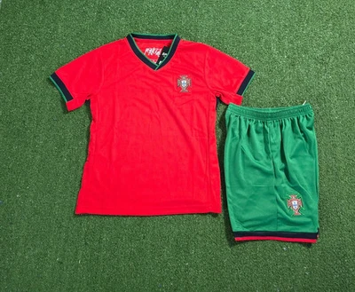Conjunto de uniforme de fútbol Portugal para niños. Foto 1 de 4
