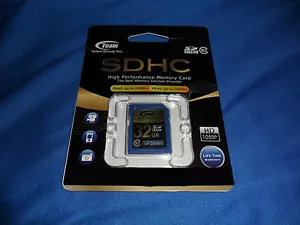 32 GB MEMORY CARD - SDHC - HIGH PERFORMANCE CLASS 10 - TEAM INTERNATIONAL - Picture 1 of 3
