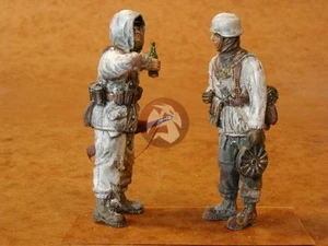 CMK 1/35 German Infantrymen in Winter Outfit WWII (2 Figures) F35002 - Picture 1 of 1