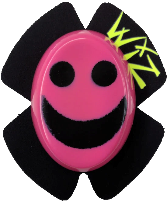 WIZ SMILEY FACE KNEE SLIDERS BLACK PINK