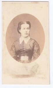 Foto photo cdv gentildonna in ovale in posa by U Semplicini Firenze 1875 c.a. - Imagen 1 de 2