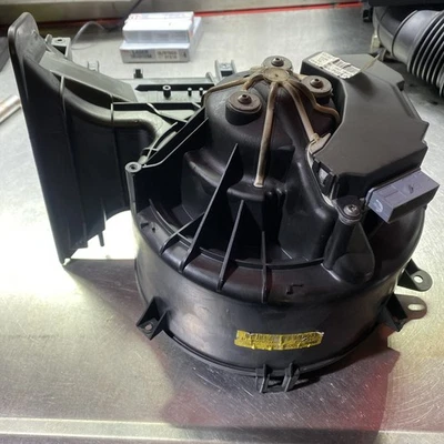 Saab Valeo 9-3 Heater Blower Motor And Resistor 2003-2011  - Image 1 of 4