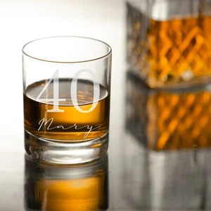 Vaso de whisky de cumpleaños grabado personalizado 305 ml con nombre para hombre y mujer - Imagen 1 de 46