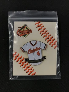 Vintage Official Baltimore Orioles Retired Number 4 Jersey 1¼" Lapel Pin - Picture 1 of 3