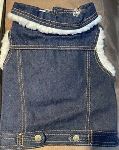 HUNDE JEANSWESTE MIT SHERPA AKZENTEN GR. M SUPER SÜSS!! 10”L x 9” - Bild 1 von 2