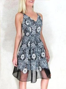 Belle Badgley Mischka Damen Floral Mesh Overlay Fit & Flare. Größe 2 - Bild 1 von 1