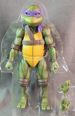 7-дюймовая экшн-фигурка NECA TMNT 1990 Movie Donatello ОТДЕЛЬНО - Изображение 1 из 4