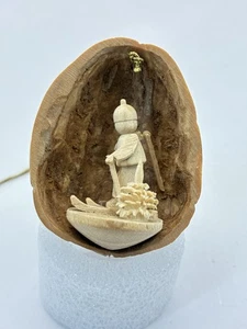 Walnut Shell With Tiny Skier  Hand Made Hanging Christmas Decoration Made Germay - Picture 1 of 12