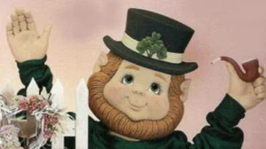 Ceramic Bisque Leprechaun Head w/Hands "Stuffed Shirt" - Picture 1 of 2
