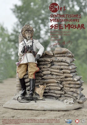 Figura TOYS CITY HUMANA SINTÉTICA SM #1 LAGO MOSAR 1/6 con escena de diorama Foto 1 de 4