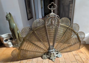 Pantalla de protección contra incendios de pavo real de latón vintage - interiores de ventilador plegable retro antiguo - Imagen 1 de 23