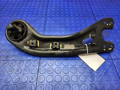 Braço traseiro inferior traseiro 15-18 Hyundai Santa Fe Sport FWD lado direito do passageiro - Imagem 1 de 4