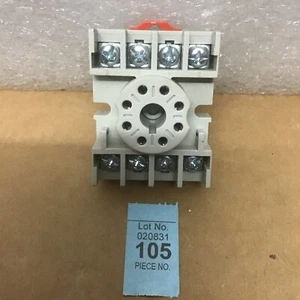 Eaton D3PA2 A2 Octal Relay Socket, 2-Pole 10A 300V Din Rail - Picture 1 of 3