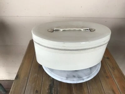 Estuche vintage de vinilo ovalado con cremallera Foto 1 de 4