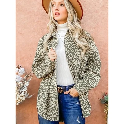 ANDTHEWHY Chaqueta Boho Boho Talla M Verde Estampado Leopardo Pana A Presión Usada en Excelente Condición Foto 1 de 4