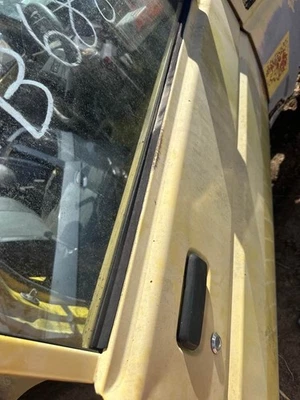 1987 Daihatsu Rocky RH Front Weather Strip F7/F8 Series #B688 - image 1 of 4