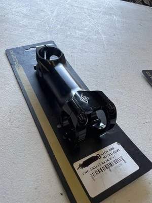 Origin8 Mountain Road FLUX STEM 100mm 31.8 1 1/8" threadless +/-5° CNC Aluminum - Image 1 of 4