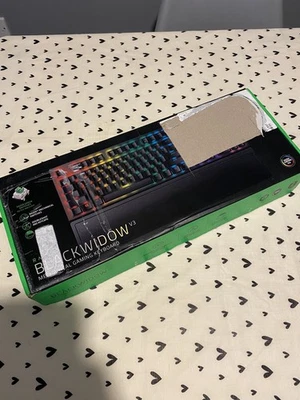 Razer BlackWidow V3 Green Mechanical Switch Gaming Keyboard - Black - Chroma RGB - Image 1 of 4