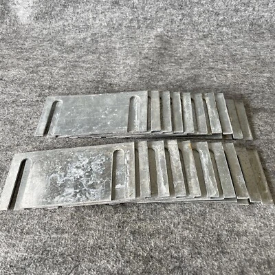 Lote de 20 cuñas para estanterías de palets SH-58 5" X 8" X 16 calibre ranurado estilo galvanizado Foto 1 de 4