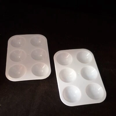 Two Childs Paint Tray pallet white plastic Painting Plate. 6 divets 12x8.5cm. - Image 1 of 3