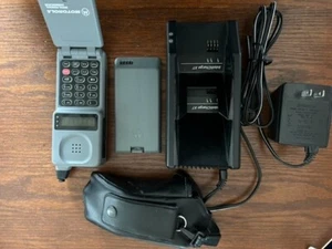 Motorola Digital Personal Communicator Cellular One F09HLD8444BG With IntelliCha - Zdjęcie 1 z 13
