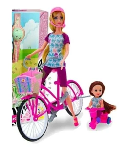 Bambola sportiva bicicletta ciclista casco rosa bici Dea con bambina e triciclo - Imagen 1 de 1