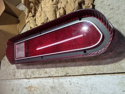 Nova lente traseira 1972-1973 OEM Ford Gran Torino Sport GTS LH.  - Imagem 1 de 4