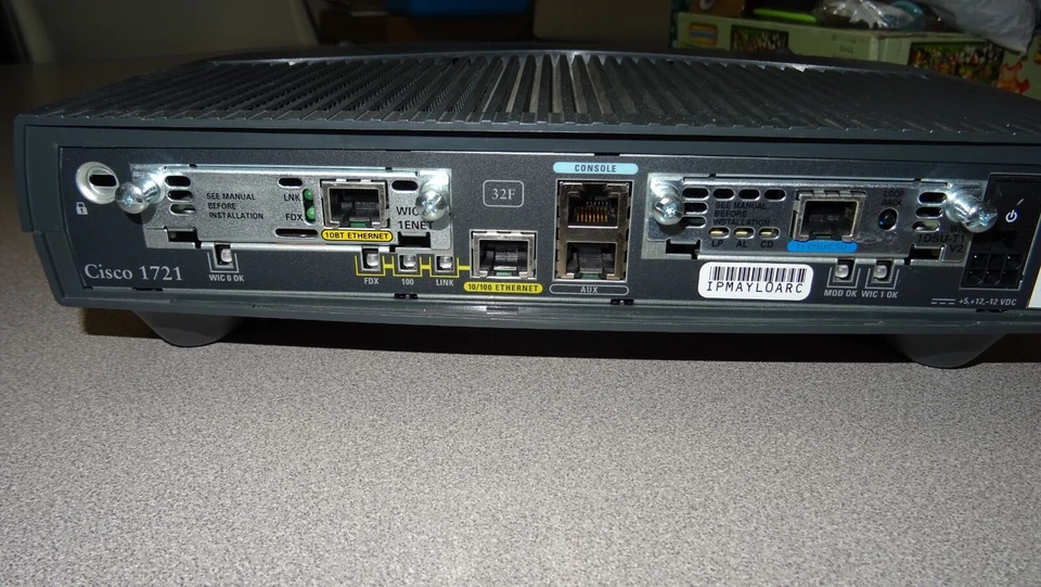 Cisco 1721 modular access  Router with WIC-1ENET & WIC-1DSU-T1 V2 cards - Image 1 of 3