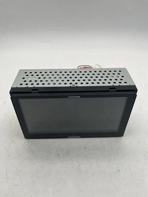 Alpine iLX-W670 7-inch Double DIN Digital Multimedia Receiver - Image 1 of 2