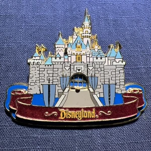DL - Drawbridge Castle - Hinged & Flocked Disney Pin 12295 - Picture 1 of 4
