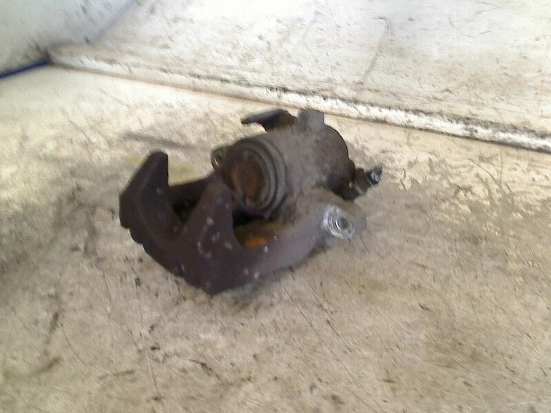 ETRIER DE FREIN ARRIÈRE GAUCHE VW Golf IV (1J1) Hatchback 1.9 TDI (AGR) 1998 - Photo 1/1