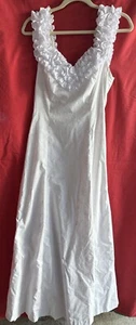 Vtg. Princess Kaiulani White  Hawaiian Muumuu sz.2 - Picture 1 of 10