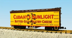 USA Trains R16356 G Cudahy Sunlight U.S. Refrigerator Cars (Yellow/Brown) - Picture 1 of 1