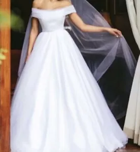 Off The Shoulder Wedding Dress - Picture 1 of 6