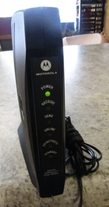 Motorola SB5100 SURFboard Cable Modem With AC Adapter - Afbeelding 1 van 10