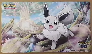 Alfombra de juego oficial trasera de goma Radiant Eevee Pokemon Go JCC - NUEVA - Imagen 1 de 2