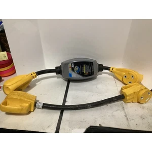 Camco Power Grip Circuit Analyzer Überspannungsschutz - 30A 125Vw/50A auf 30A Adapter - Bild 1 von 4