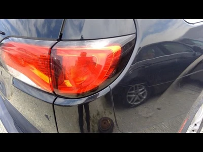 20-23 CHRYSLER VOYAGER RH Passenger Tail Light Quarter Panel Mounted 68229028AD - Image 1 of 4