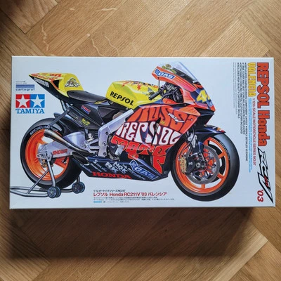 1:12 Tamiya Honda RC211V 2003 Repsol 1/12 Tamiya 14097 Honda Valencia 2003 Rossi - Bild 1 von 4