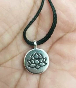 Pequeño impresionante acero inoxidable mal de ojo protección loto hindú Buda colgante ff3 - Imagen 1 de 10