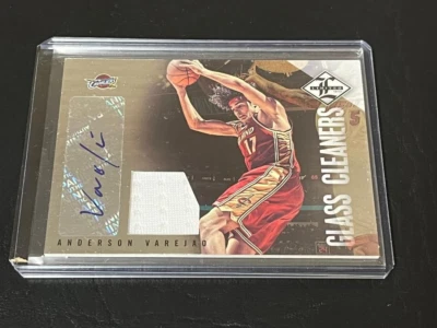 ANDERSON VAREJAO 2012 PANINI Juego Usado + Autógrafo Cleveland Cavalier RARO 40/49 Foto 1 de 2