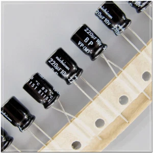 10 Stck./50 Stck. Nichicon VP-BP 220uF/10V220uF unpolarer Audiokondensator 8x11,5 mm - Bild 1 von 2