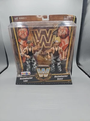 Conjunto de bonecos de ação Bushwhackers WWF Legends Series 1 Toys R Us Exclusive 2010 - Imagem 1 de 4