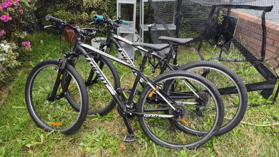 Giant ATX Men’s Mountain Bike 27.5 - S Small - $299 Each - image 1 of 4